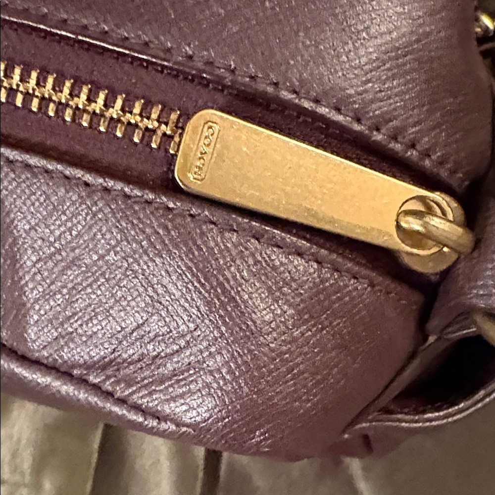 Coach Campbell Turnlock Leather Camera bag - Picture 7 of 13